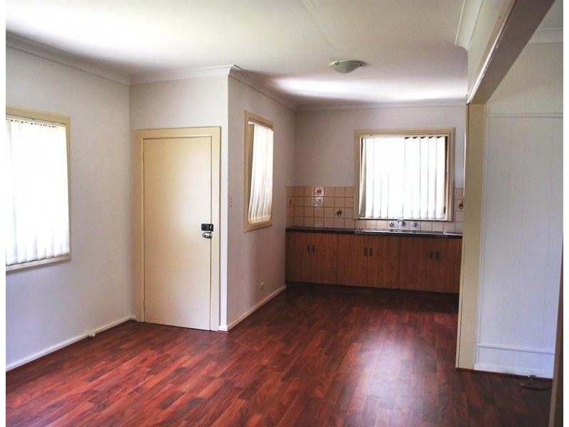 4 Fifth Ave, Toukley NSW 2263