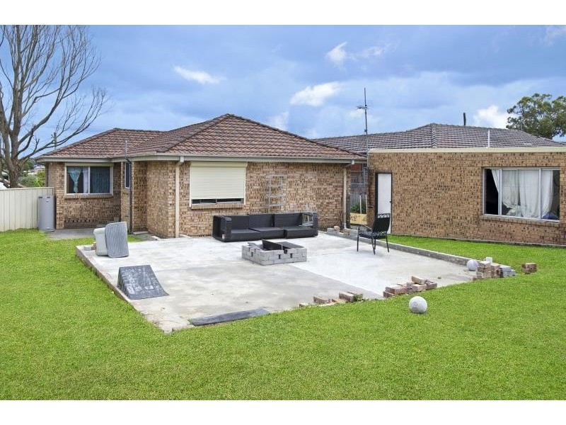 25 Phyllis Ave, Kanwal NSW 2259