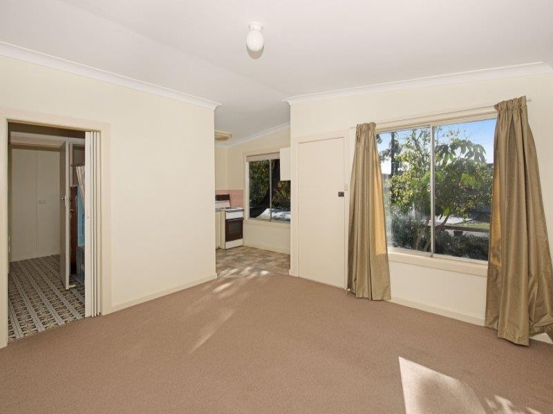38 Vena Ave, Gorokan NSW 2263