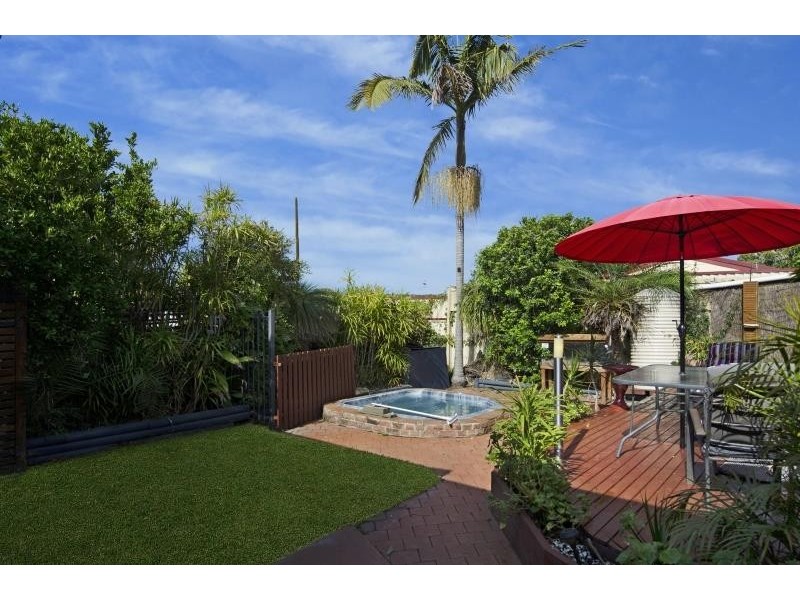 32 Rolfe Ave, Kanwal NSW 2259