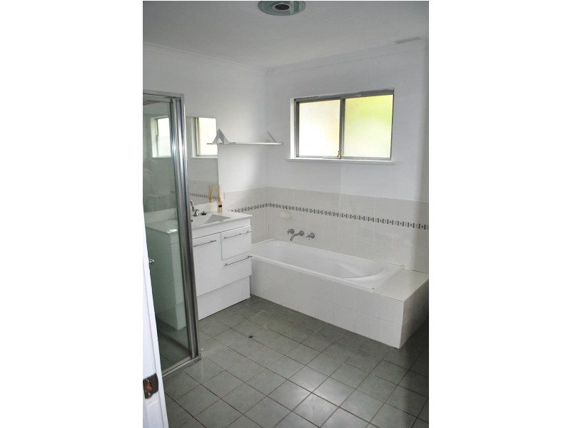 12 Una Ave, Charmhaven NSW 2263