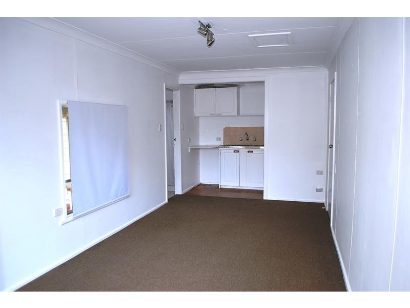 12 Una Ave, Charmhaven NSW 2263
