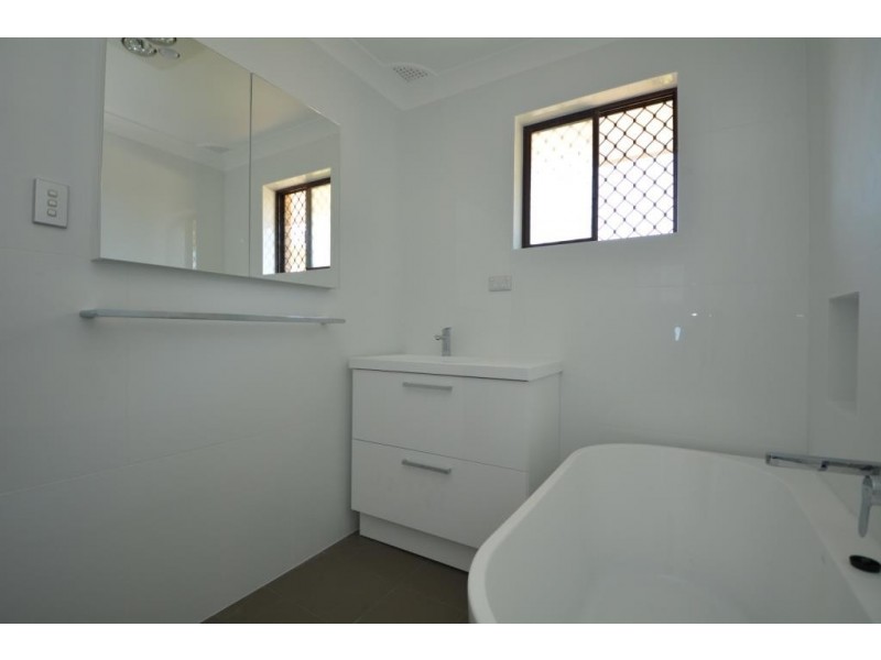 1 Marks Road, Gorokan NSW 2263