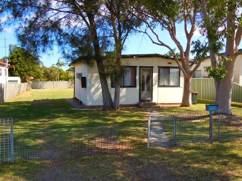 42 Merrendale Ave, Gorokan NSW 2263