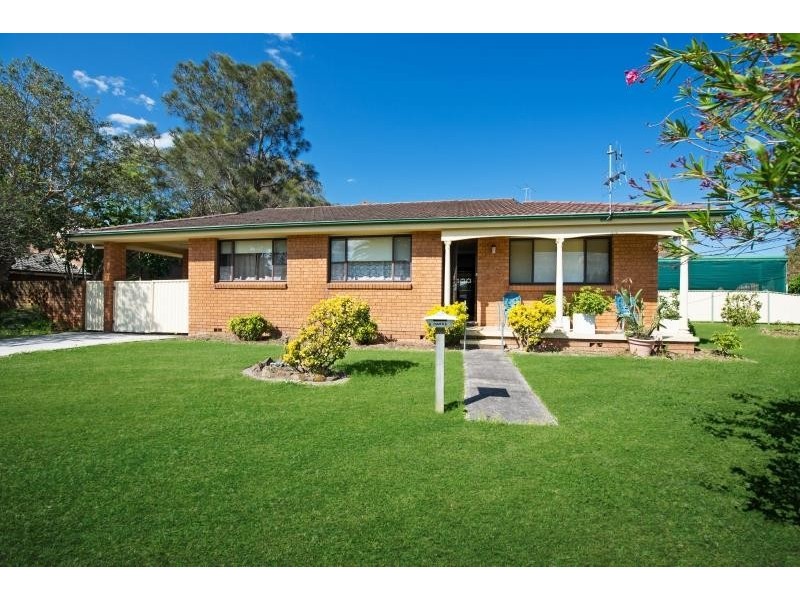 11 Marks Rd, Gorokan NSW 2263