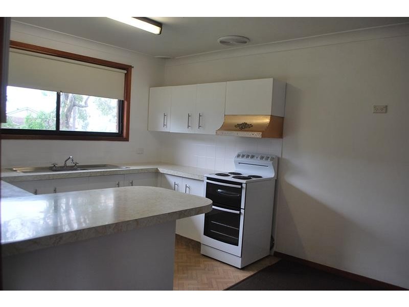 11 Marks Rd, Gorokan NSW 2263