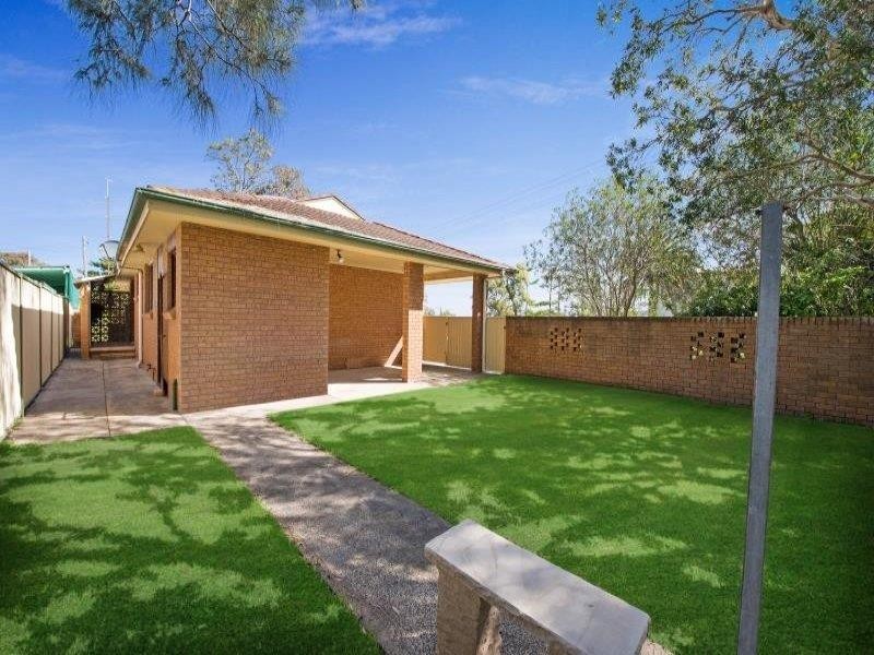 11 Marks Rd, Gorokan NSW 2263
