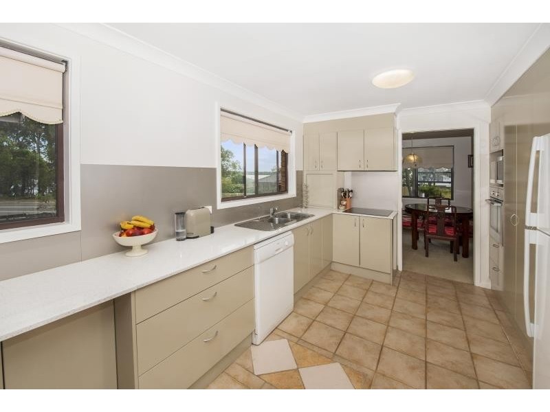 80 Malvina Pde, Lake Haven NSW 2263