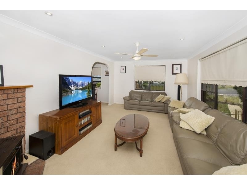 80 Malvina Pde, Lake Haven NSW 2263