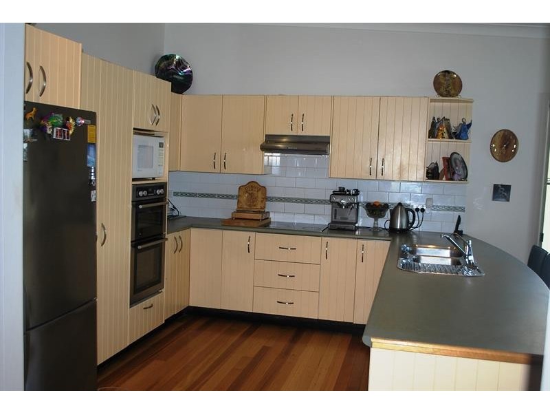 152 Buff Point Ave, Buff Point NSW 2262