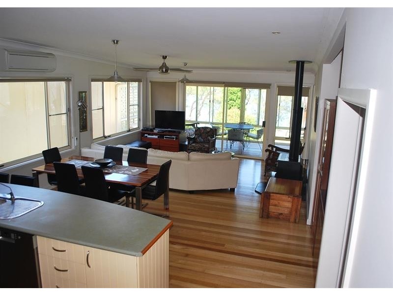 152 Buff Point Ave, Buff Point NSW 2262