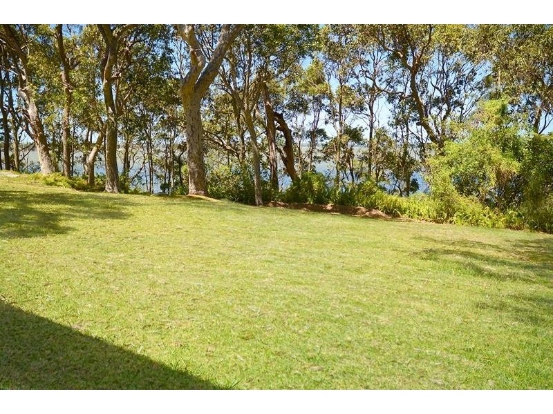 34 Tuggerawong Rd, Wyongah NSW 2259