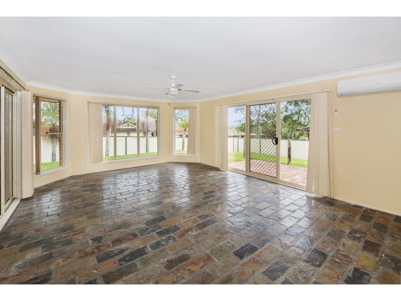 9 Rosella Cct, Blue Haven NSW 2262