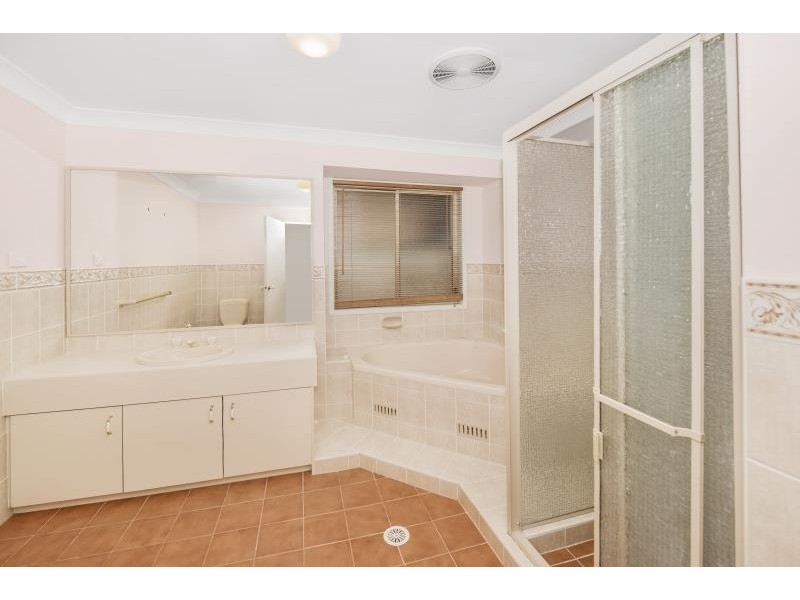 9 Rosella Cct, Blue Haven NSW 2262