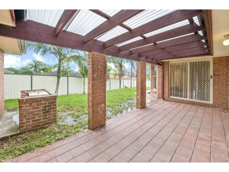 9 Rosella Cct, Blue Haven NSW 2262