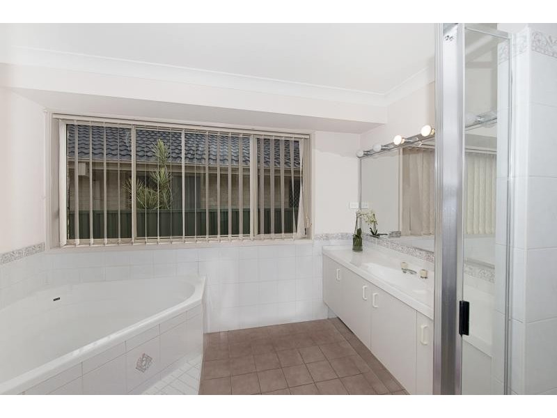 13 Samantha Cl, Kanwal NSW 2259