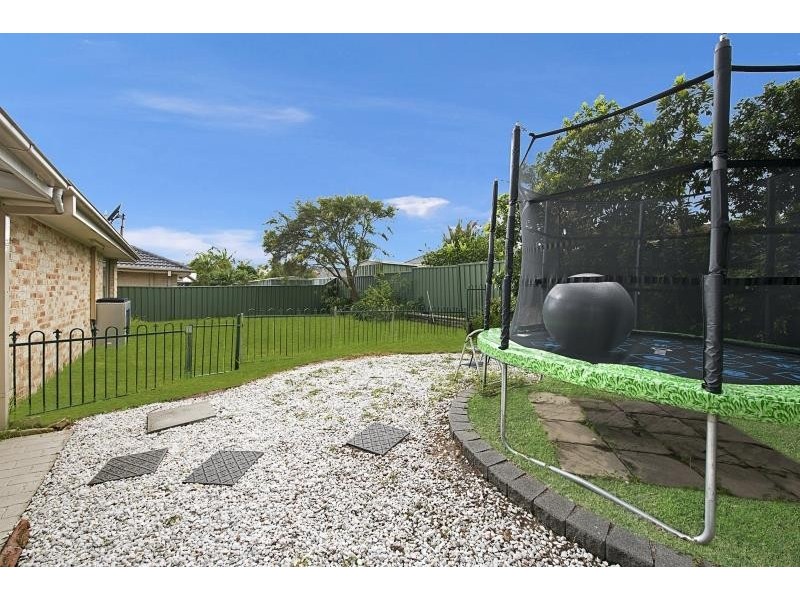 13 Samantha Cl, Kanwal NSW 2259