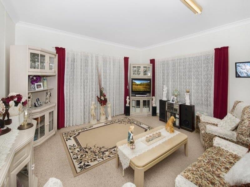 2 Fifth Ave, Toukley NSW 2263