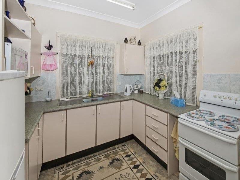 2 Fifth Ave, Toukley NSW 2263