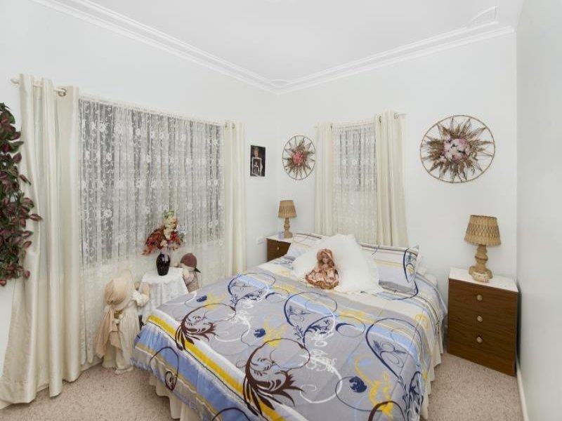 2 Fifth Ave, Toukley NSW 2263