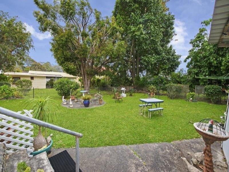 2 Fifth Ave, Toukley NSW 2263