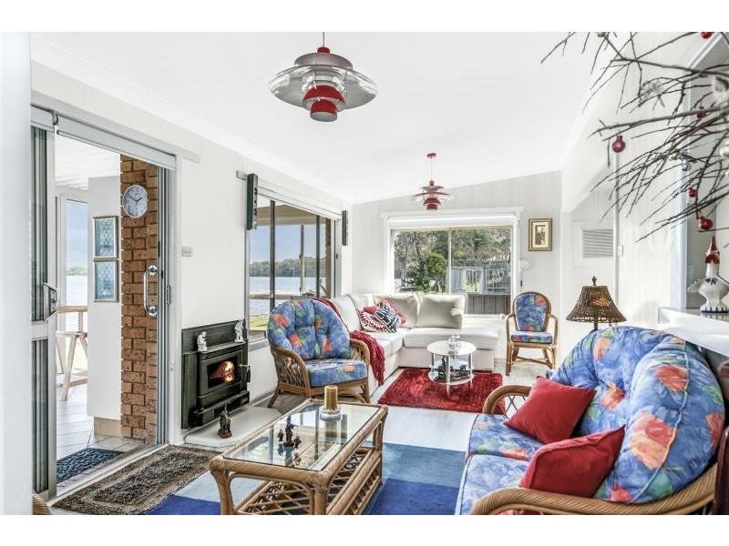 56 Marks Rd, Gorokan NSW 2263