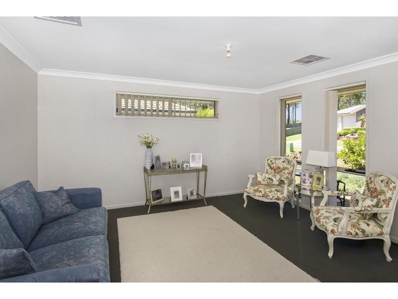 6 Salamander Rd, Wadalba NSW 2259