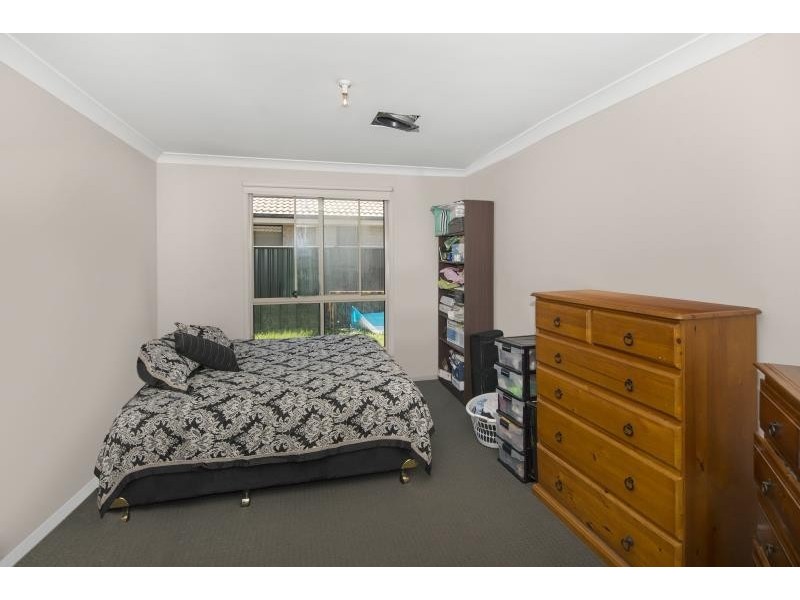 6 Salamander Rd, Wadalba NSW 2259