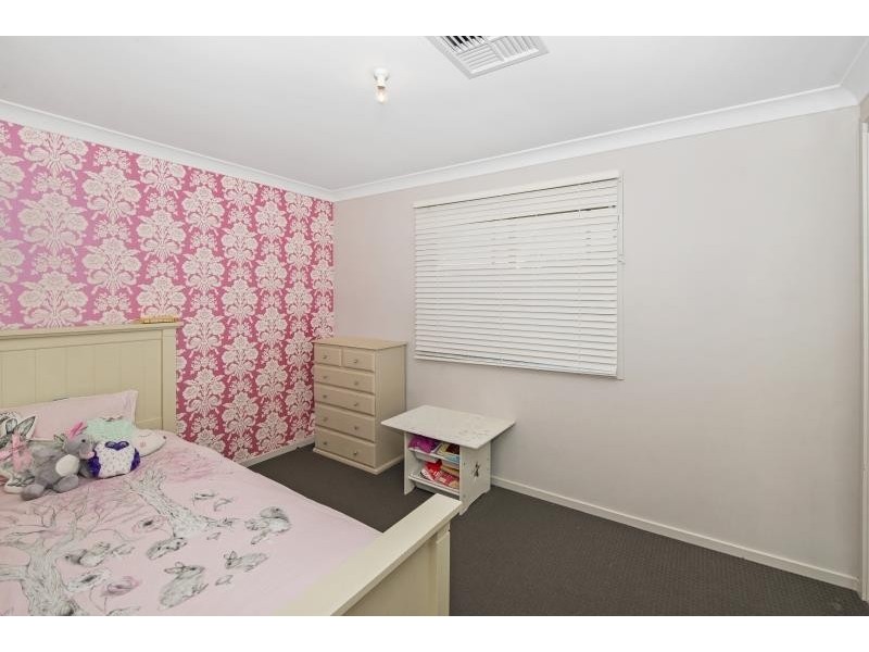 6 Salamander Rd, Wadalba NSW 2259