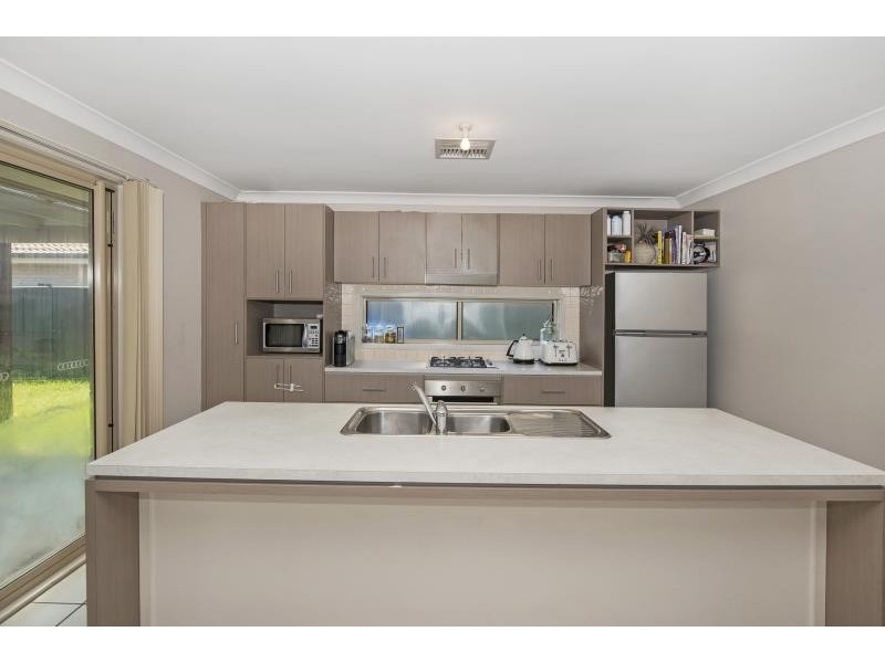 6 Salamander Rd, Wadalba NSW 2259