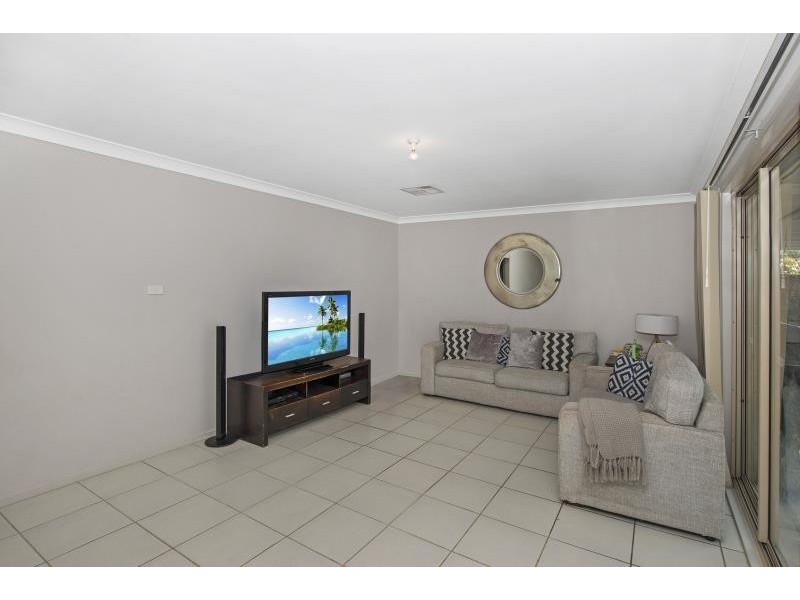 6 Salamander Rd, Wadalba NSW 2259