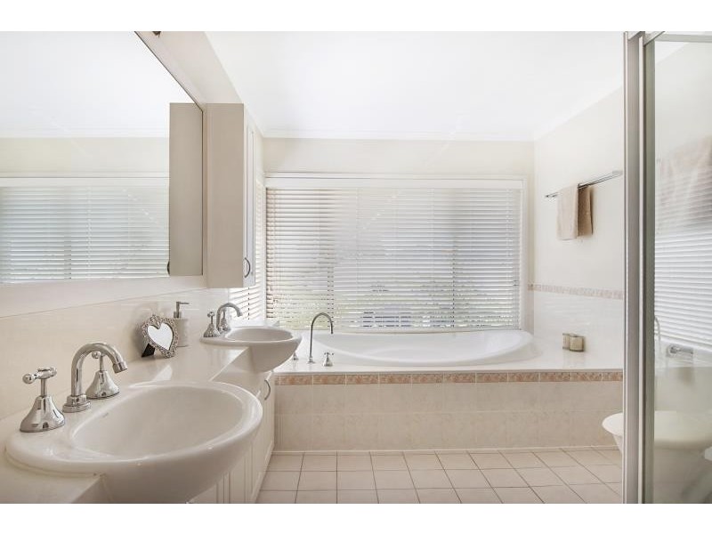 50 Dundonald Rd, Hamlyn Terrace NSW 2259