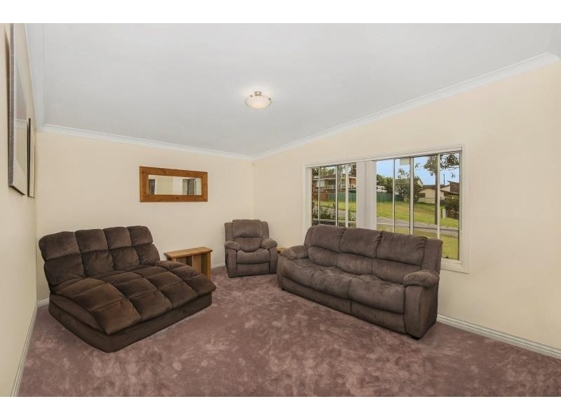 44 Vena Ave, Gorokan NSW 2263
