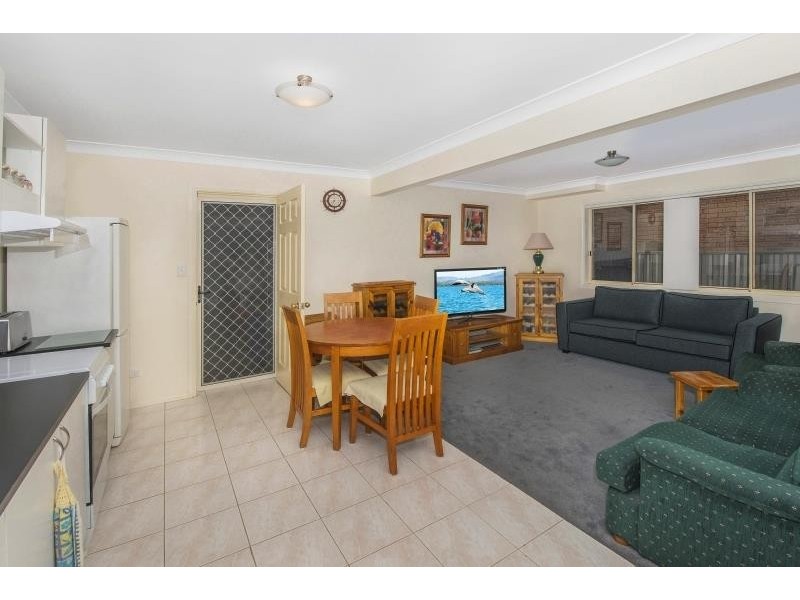 44 Vena Ave, Gorokan NSW 2263
