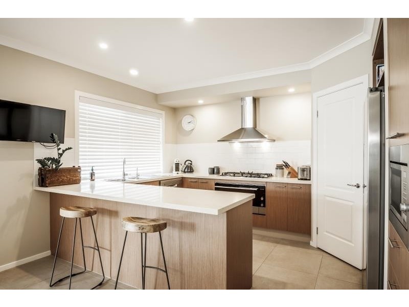 327 Warnervale Rd, Hamlyn Terrace NSW 2259