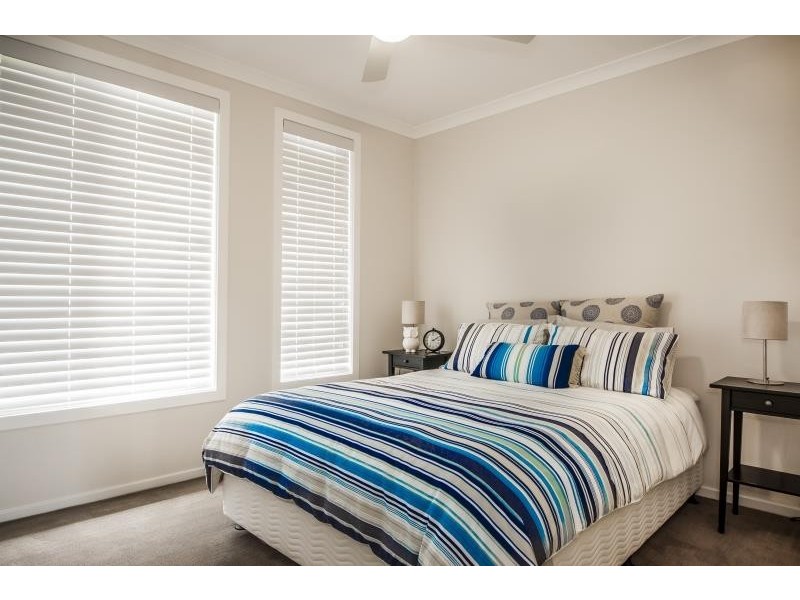 327 Warnervale Rd, Hamlyn Terrace NSW 2259