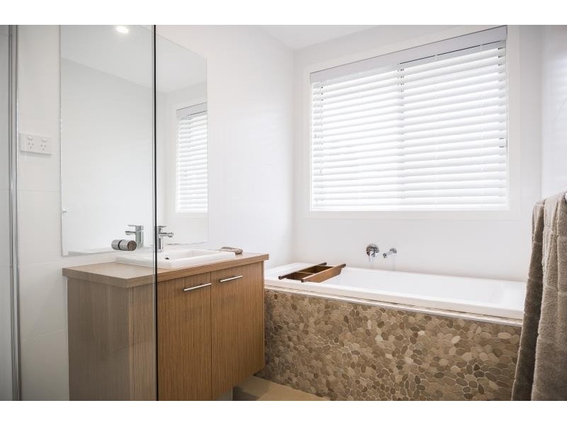 327 Warnervale Rd, Hamlyn Terrace NSW 2259