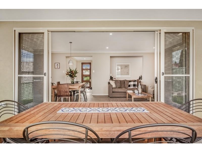 327 Warnervale Rd, Hamlyn Terrace NSW 2259