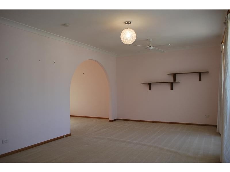 1 Damien Cl, Chittaway Point NSW 2261