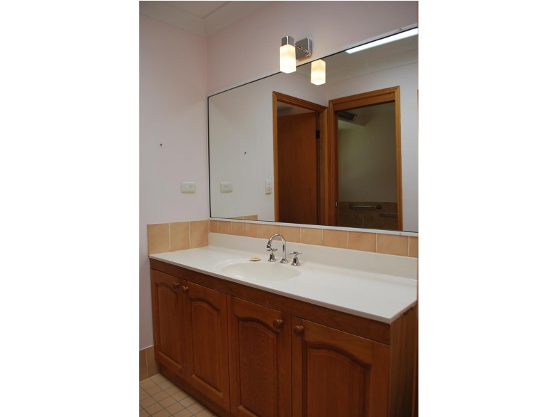 1 Damien Cl, Chittaway Point NSW 2261