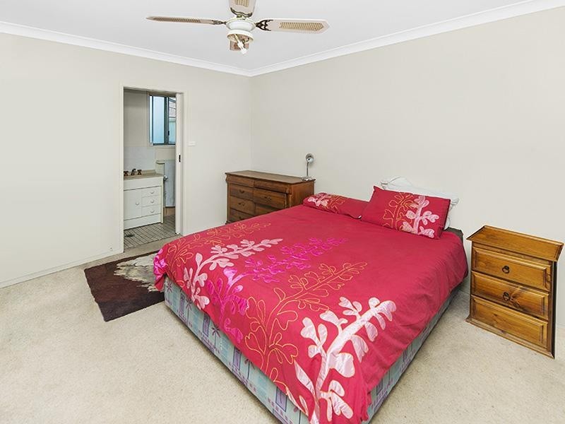 10 Gleddon Ave, Gorokan NSW 2263