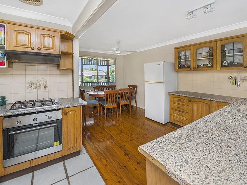 10 Gleddon Ave, Gorokan NSW 2263