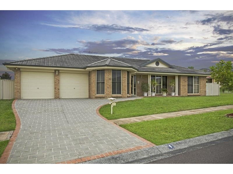 1 Fernlee Ct, Woongarrah NSW 2259