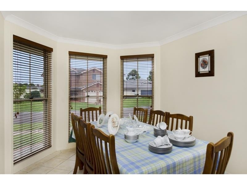 1 Fernlee Ct, Woongarrah NSW 2259