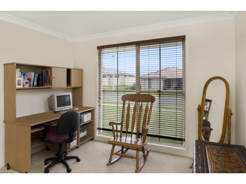 1 Fernlee Ct, Woongarrah NSW 2259