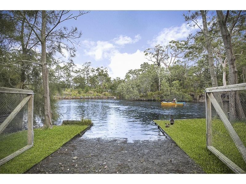 16 Turner Cl, Blue Haven NSW 2262