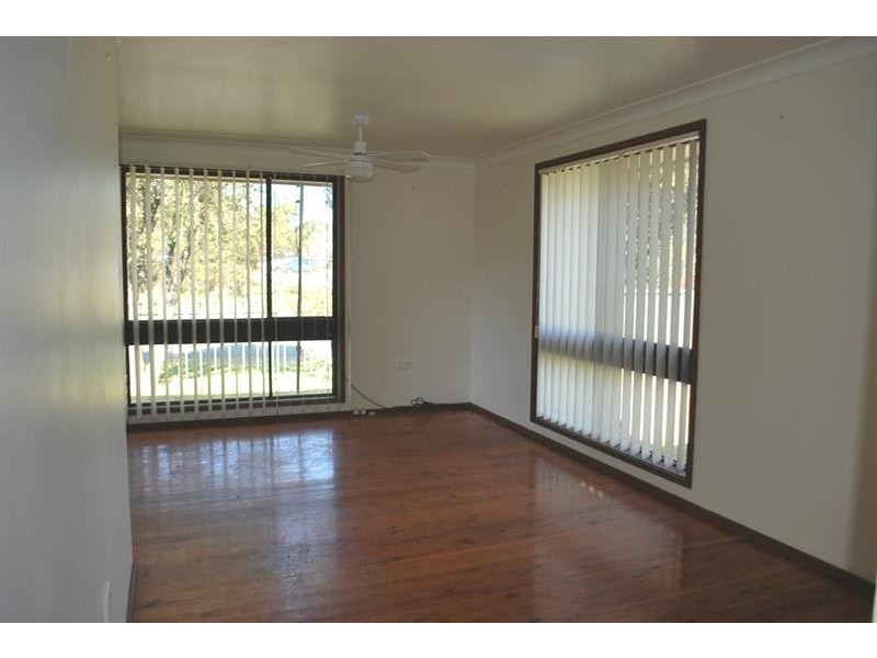 1 Kanimbla Ave, Charmhaven NSW 2263