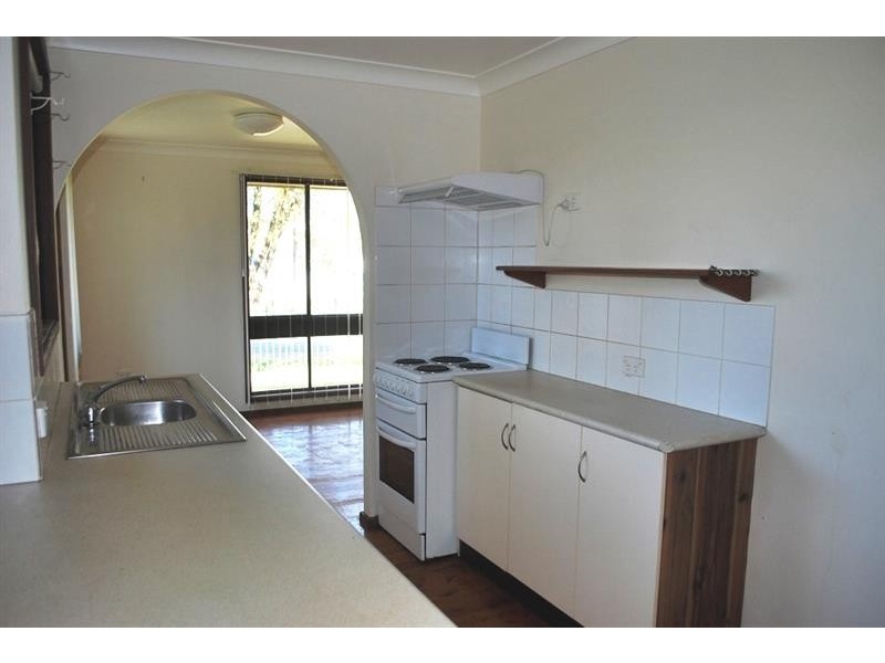 1 Kanimbla Ave, Charmhaven NSW 2263