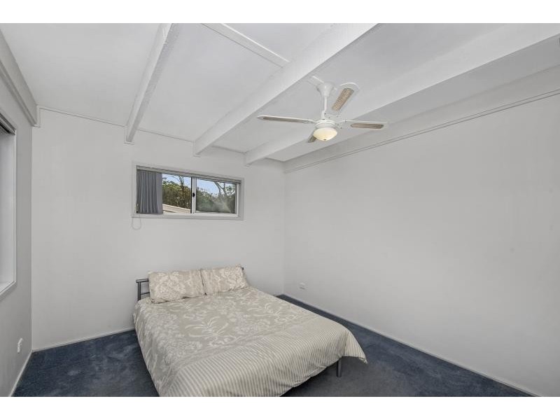 27 Kangaroo Ave, Lake Munmorah NSW 2259