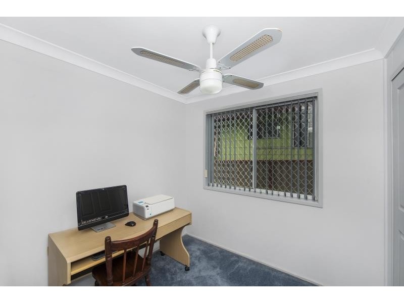 27 Kangaroo Ave, Lake Munmorah NSW 2259